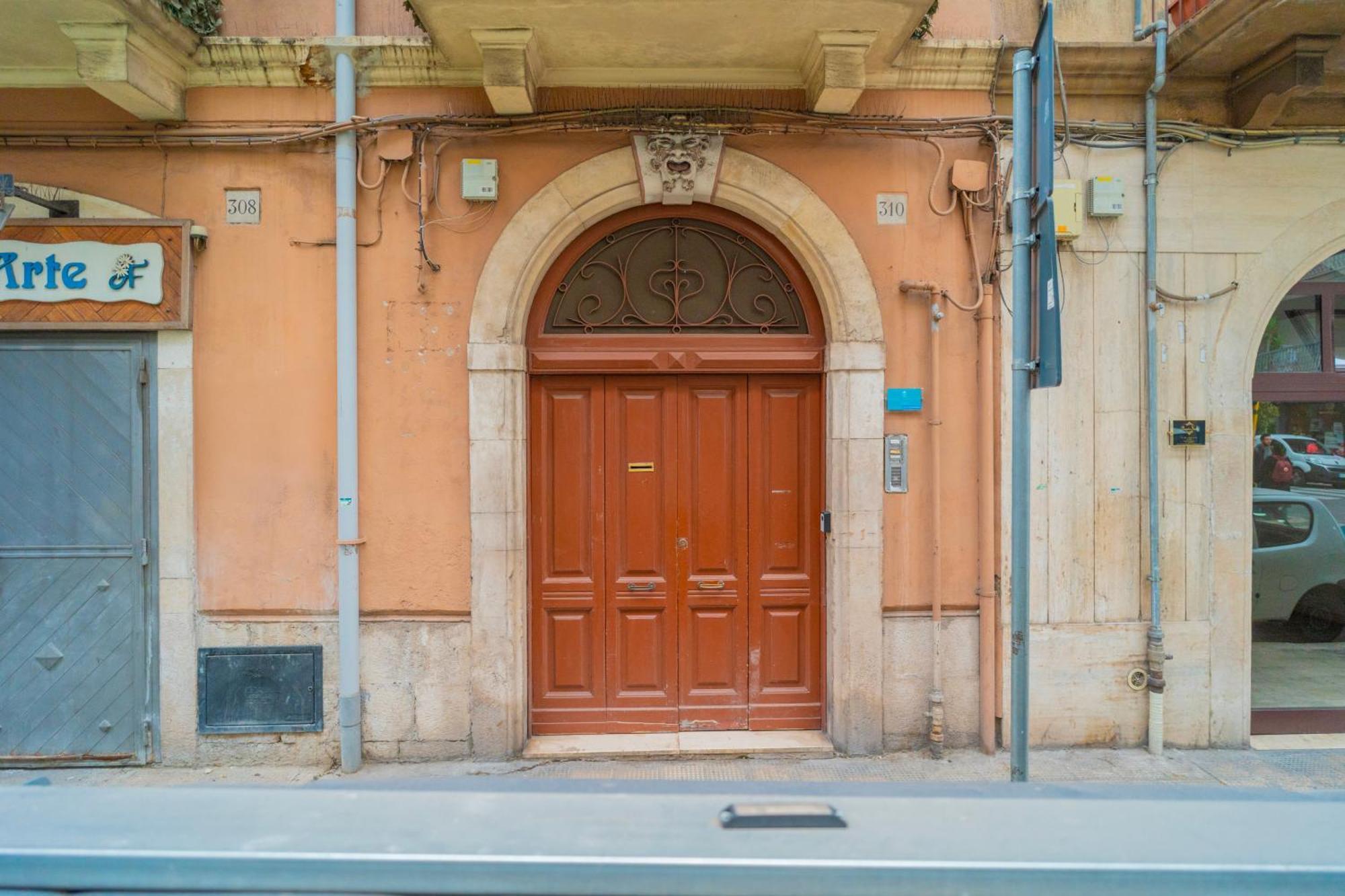 Dimora Dante 310 Apartment Bari Exterior photo